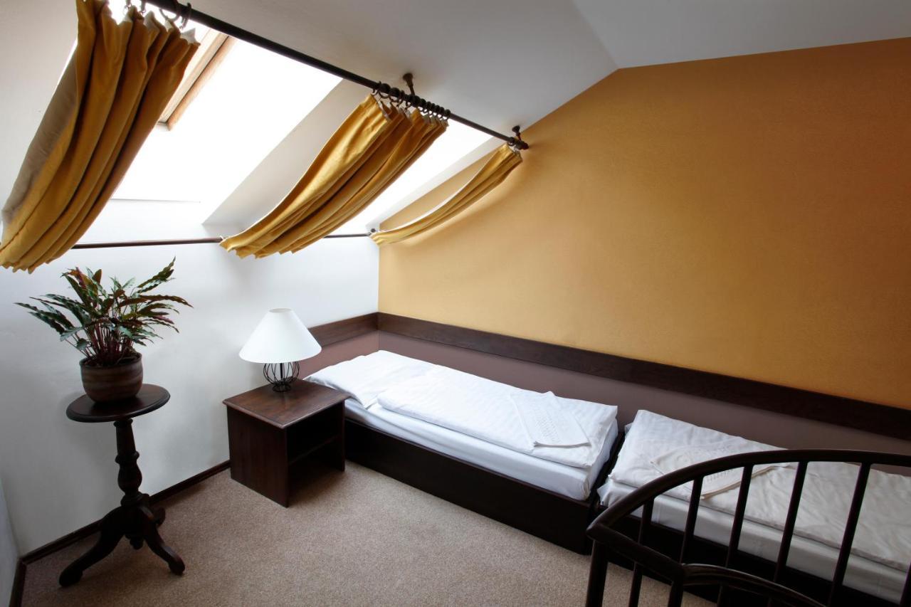 Hotel U Krize Πράγα Εξωτερικό φωτογραφία