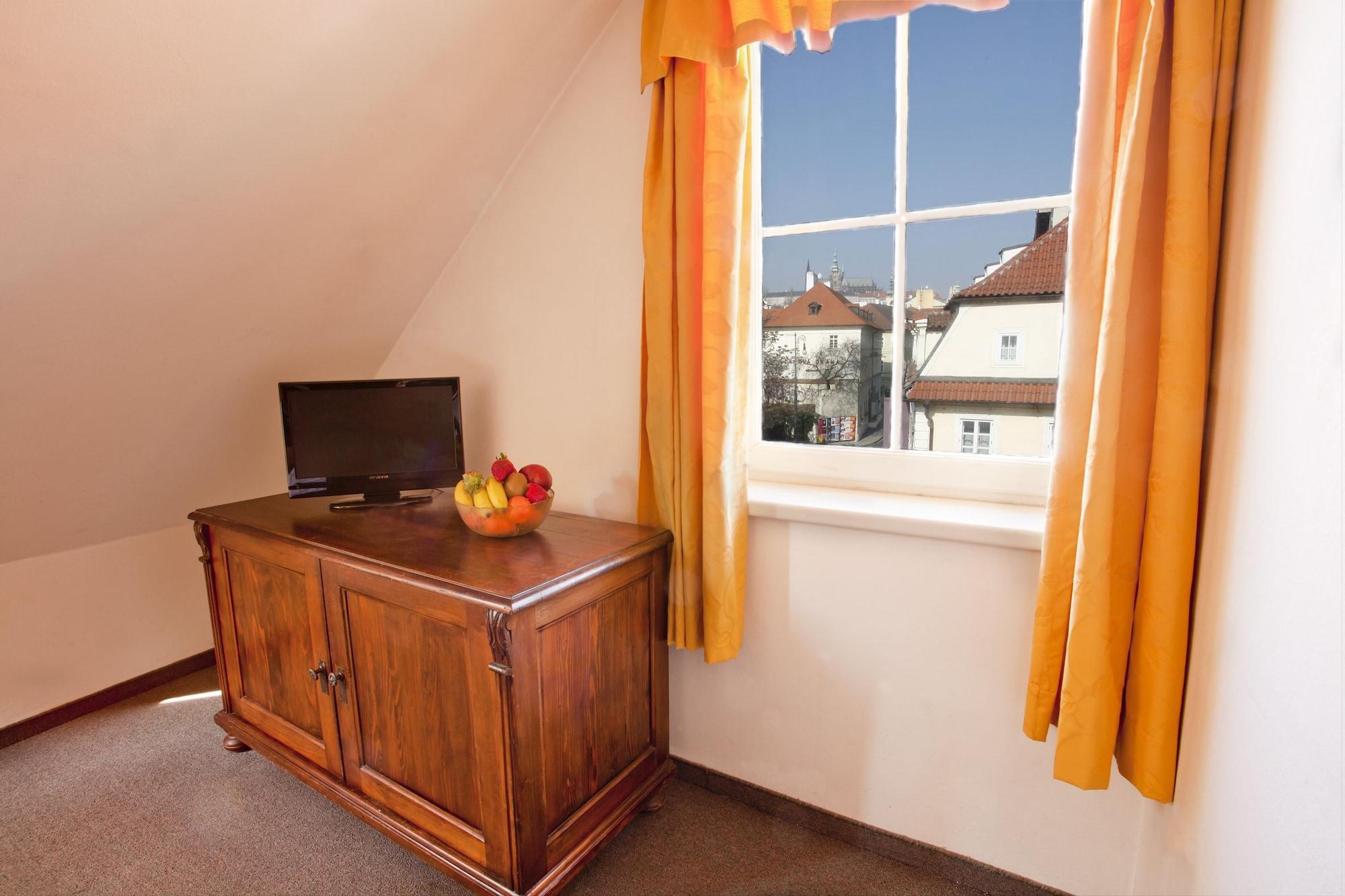 Hotel U Krize Πράγα Εξωτερικό φωτογραφία