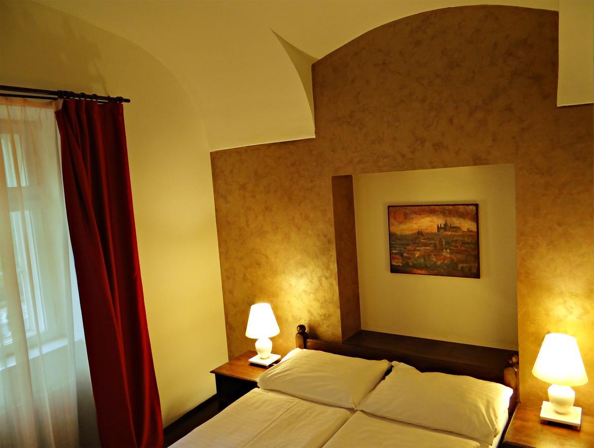 Hotel U Krize Πράγα Εξωτερικό φωτογραφία